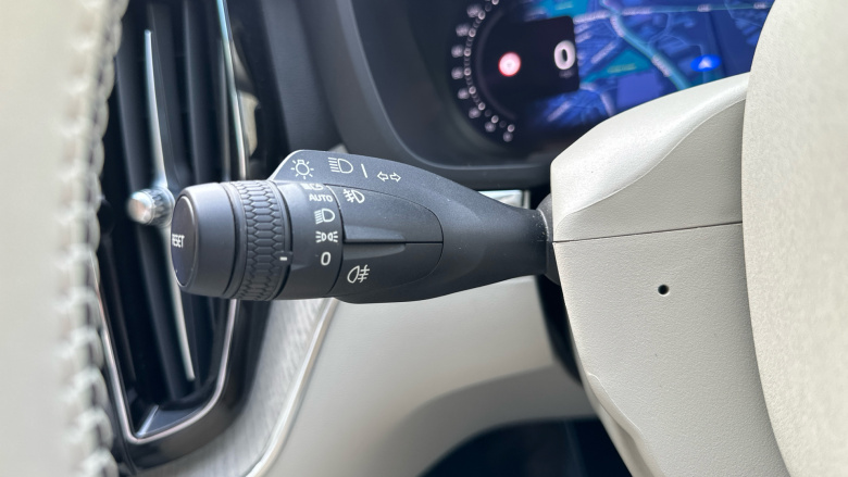 Volvo XC60 2.0 B5P Plus Dark 5dr AWD Geartronic Petrol Estate